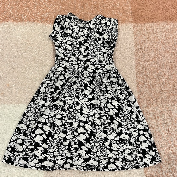 Impress Dress - Picture 2 of 6